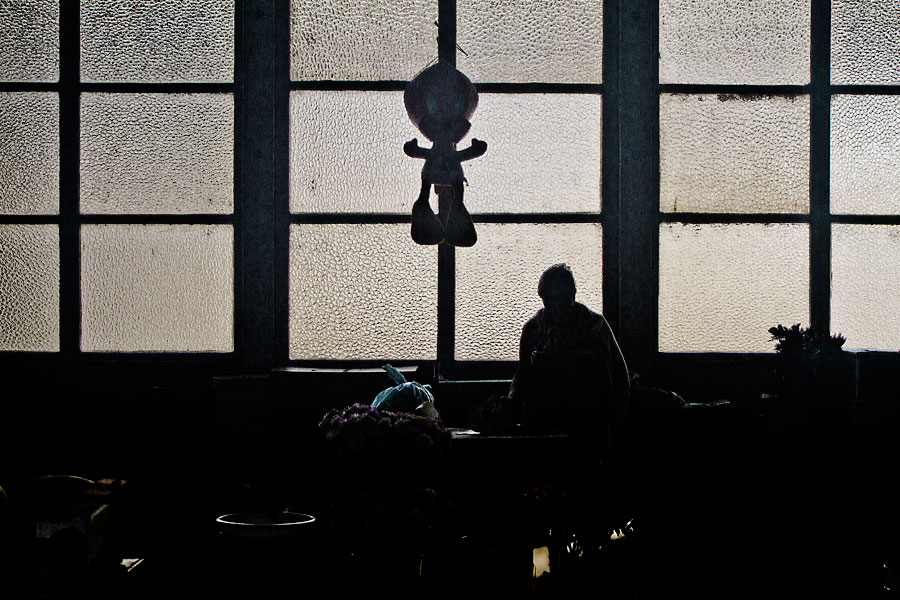 Estudio de figura al pie de una crucifixión. Porto, Portugal. 2012. WL 23 PepeDominguez